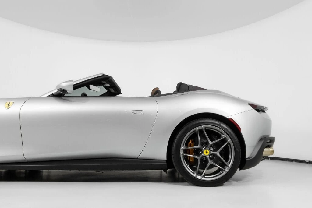 2024 Ferrari Roma Spider - Image 17 of 21