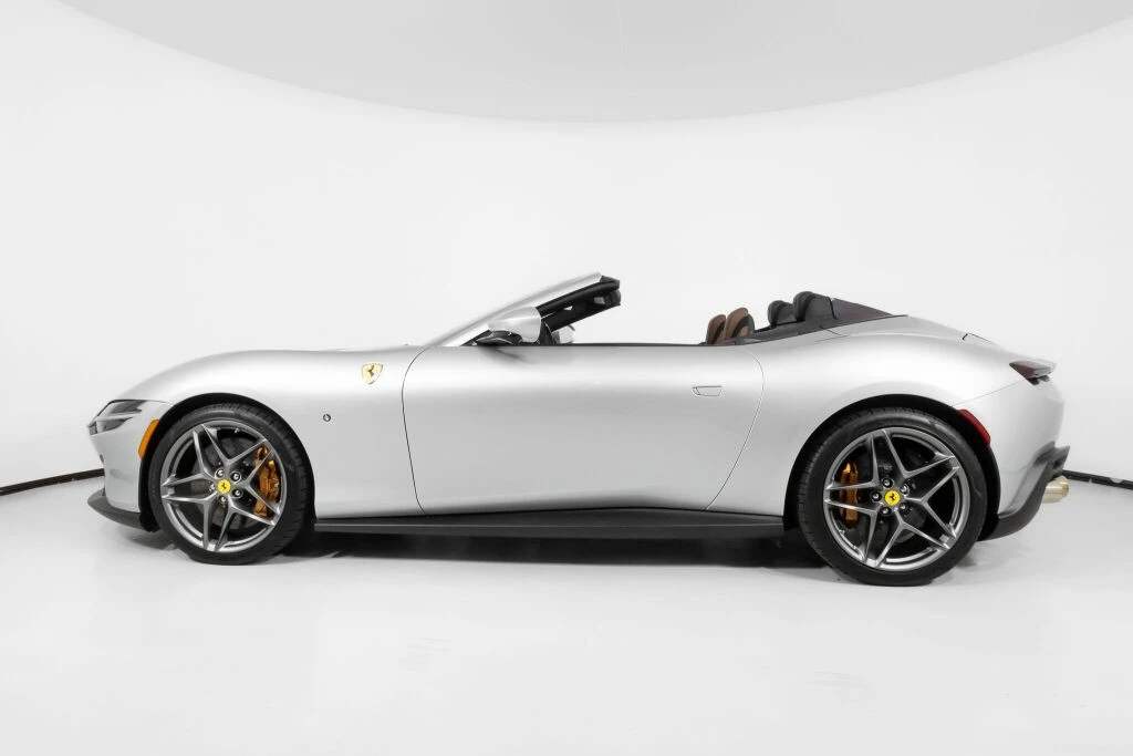 2024 Ferrari Roma Spider - Image 3 of 31