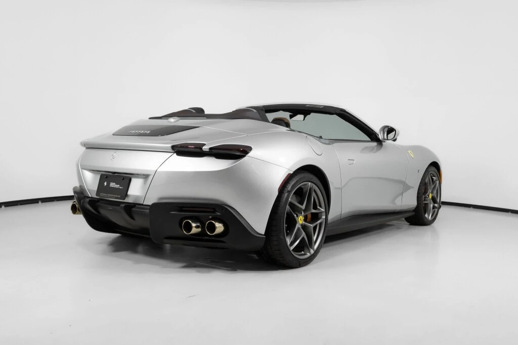 2024 Ferrari Roma Spider - Image 8 of 31