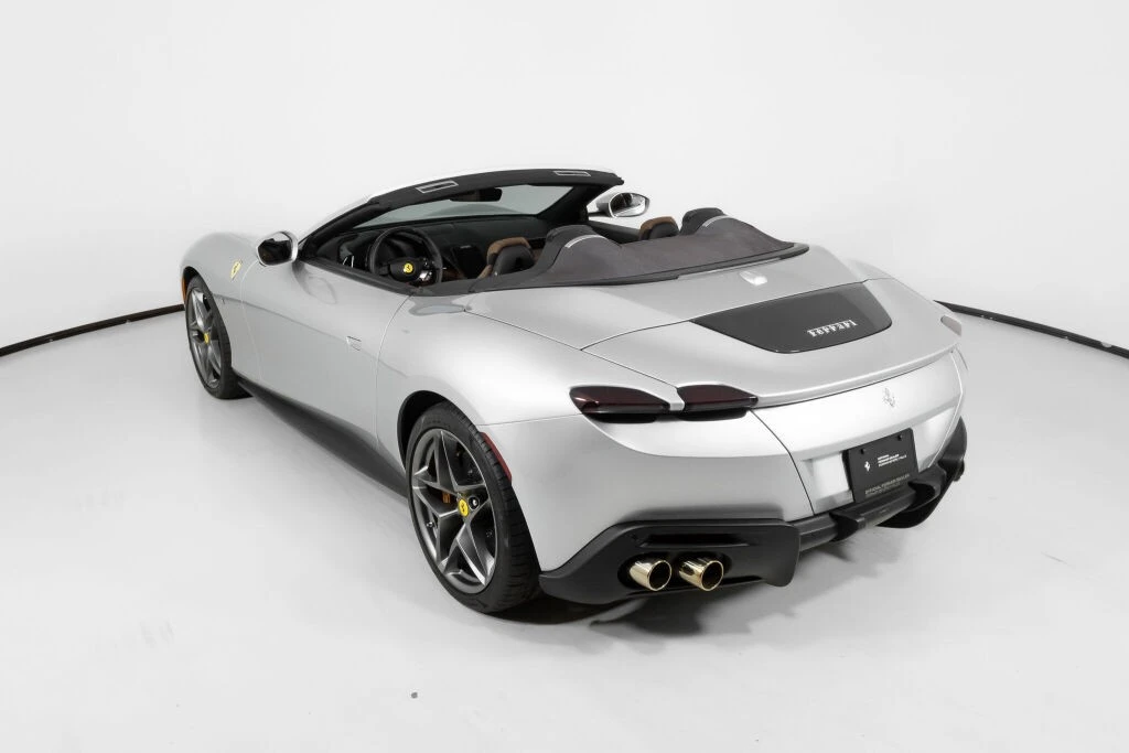 2024 Ferrari Roma Spider - Image 5 of 31