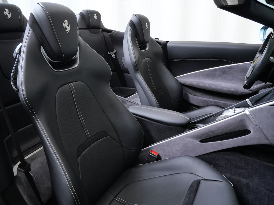 2024 Ferrari Roma Spider - Image 17 of 31
