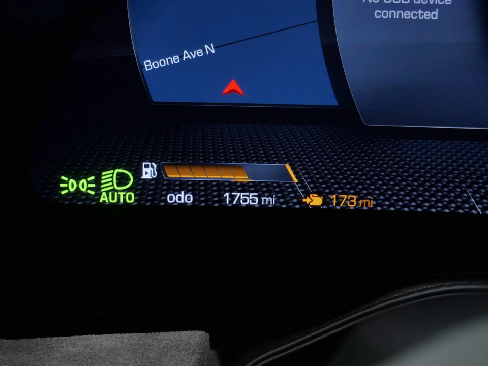 2024 Ferrari Roma Spider - Image 28 of 31