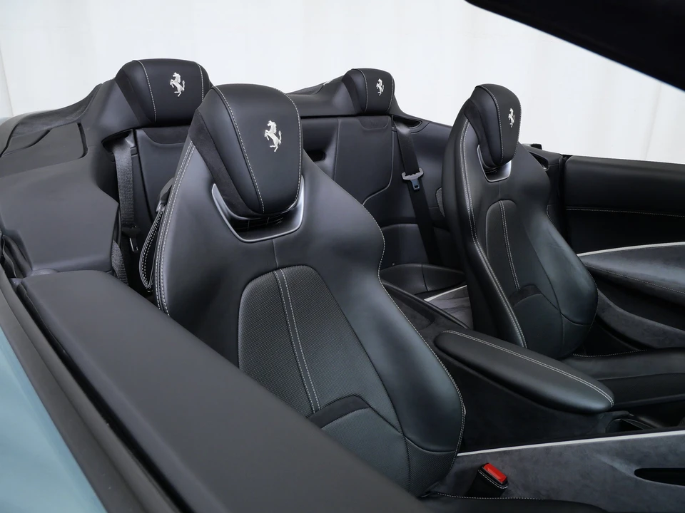 2024 Ferrari Roma Spider - Image 14 of 31