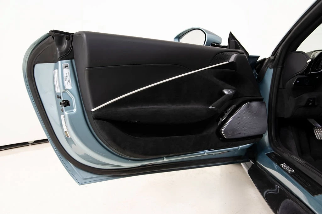 2024 Ferrari Roma Spider - Image 21 of 31
