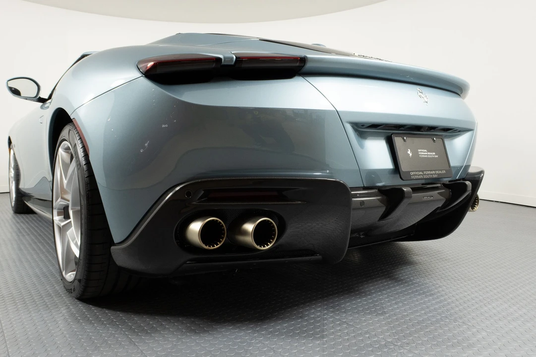 2024 Ferrari Roma Spider - Image 18 of 31