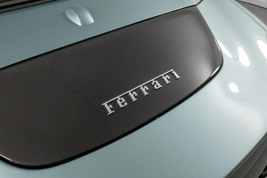 2024 Ferrari Roma Spider - Image 19 of 31