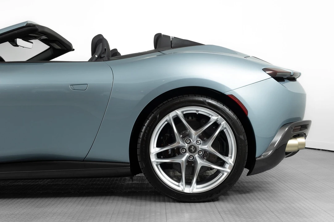 2024 Ferrari Roma Spider - Image 16 of 31