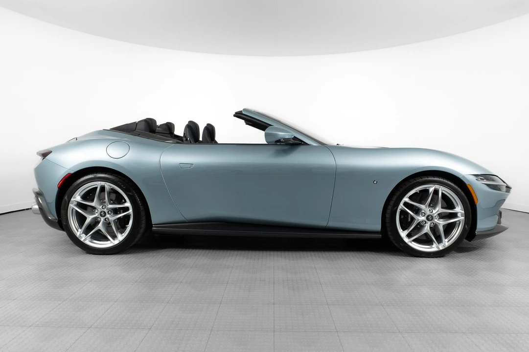 2024 Ferrari Roma Spider - Image 9 of 31