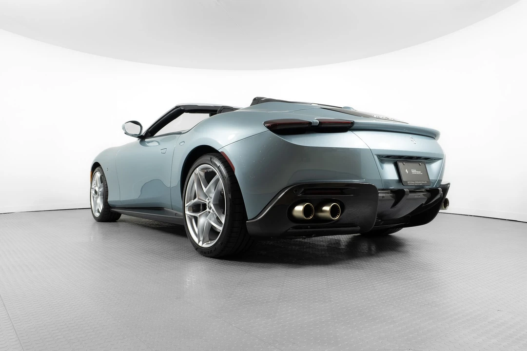 2024 Ferrari Roma Spider - Image 17 of 31