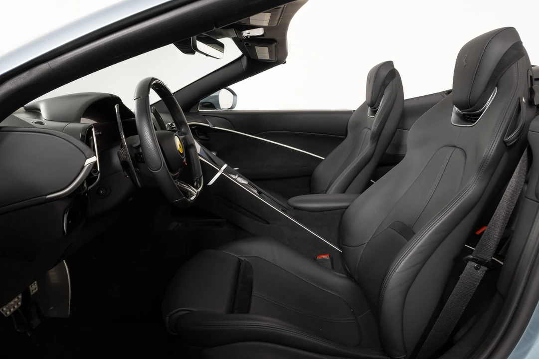 2024 Ferrari Roma Spider - Image 5 of 31