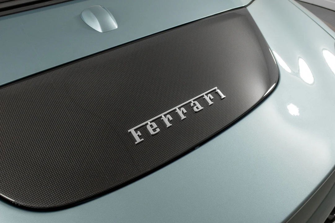 2024 Ferrari Roma Spider - Image 19 of 21