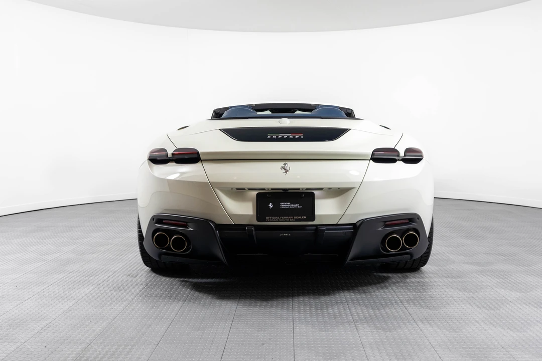 2024 Ferrari Roma Spider - Image 10 of 31