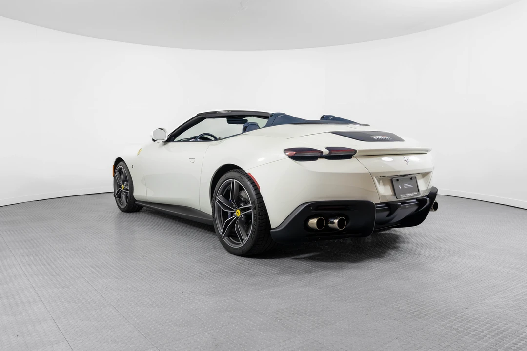 2024 Ferrari Roma Spider - Image 12 of 31