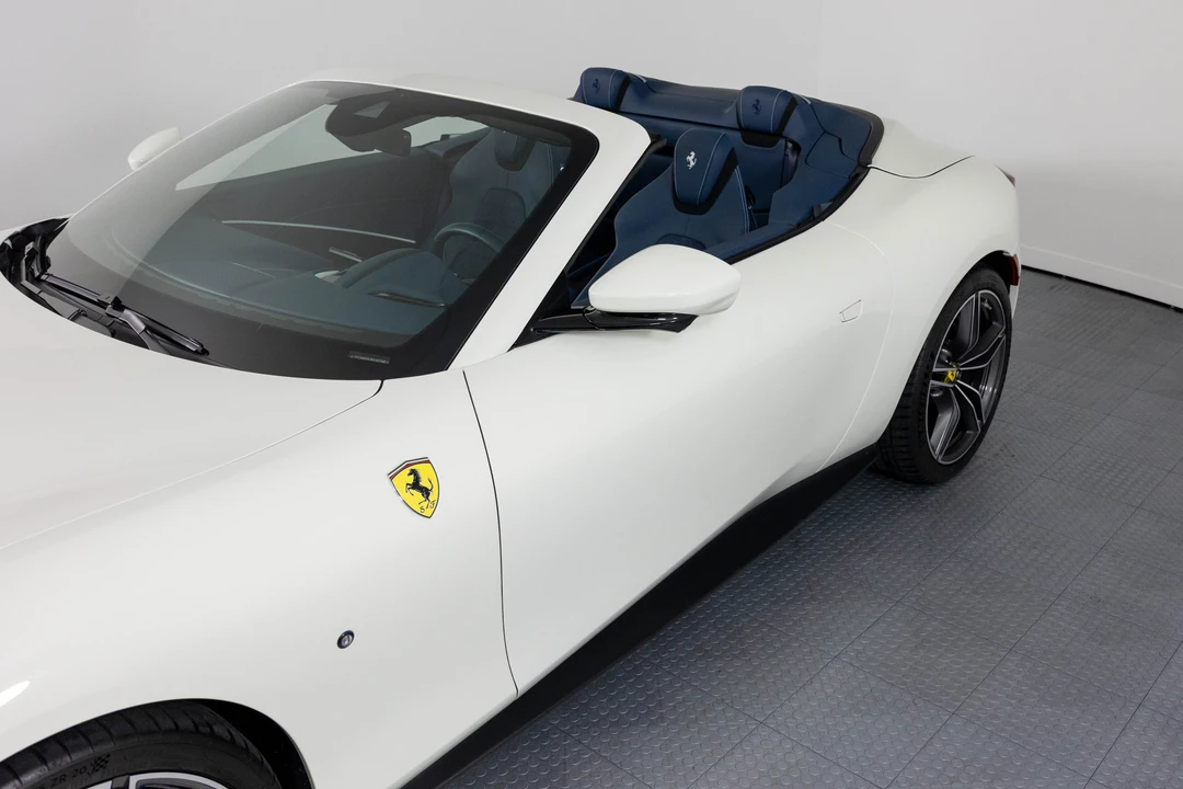 2024 Ferrari Roma Spider - Image 25 of 31