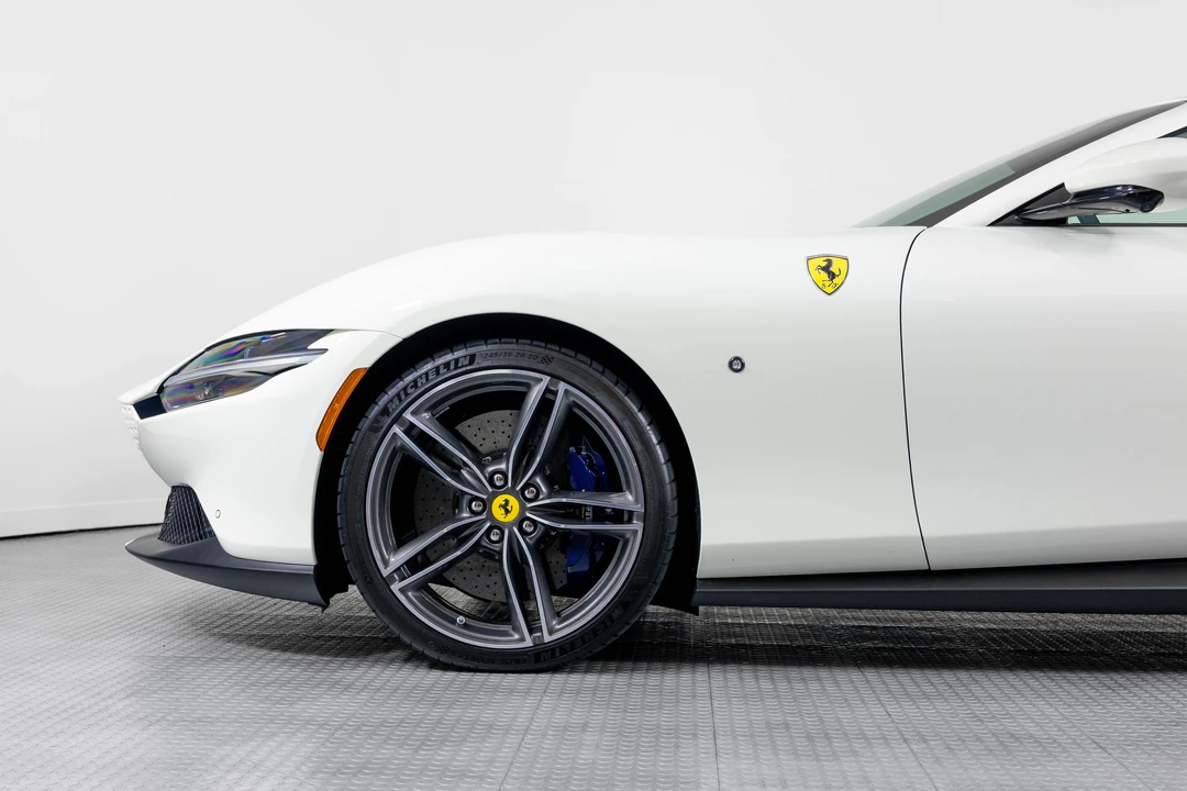 2024 Ferrari Roma Spider - Image 7 of 31
