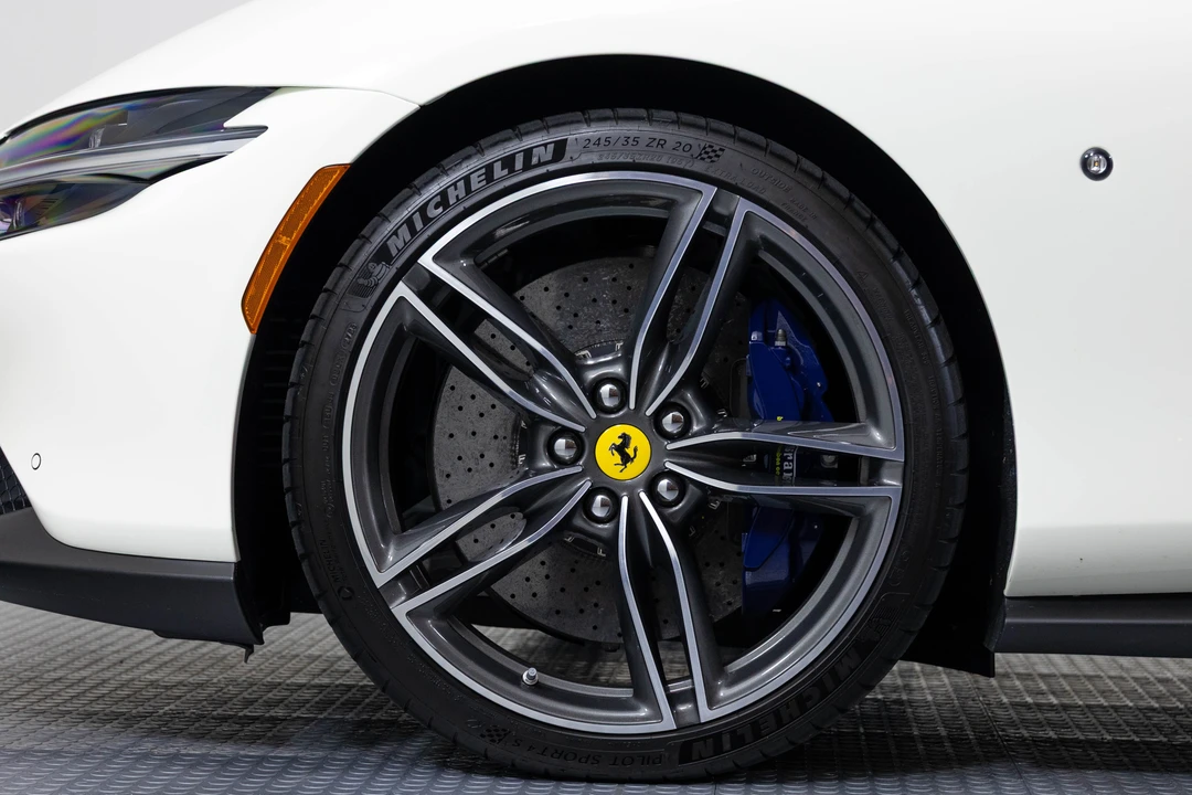 2024 Ferrari Roma Spider - Image 30 of 31