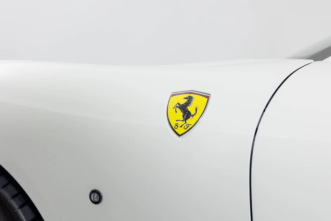 2024 Ferrari Roma Spider - Image 29 of 31