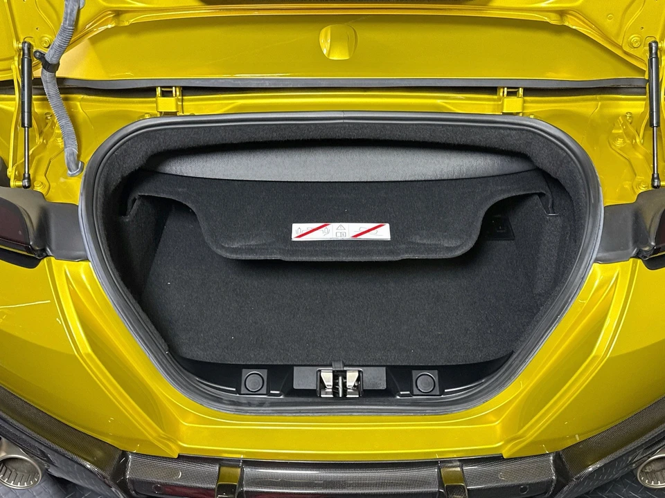 2024 Ferrari Roma Spider - Image 25 of 27
