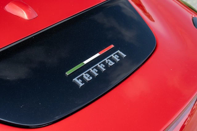 2024 Ferrari Roma Spider - Image 15 of 31
