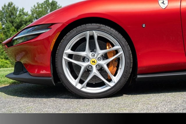 2024 Ferrari Roma Spider - Image 10 of 31