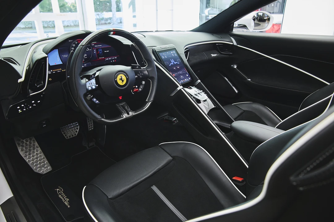 2024 Ferrari Roma Spider - Image 9 of 31