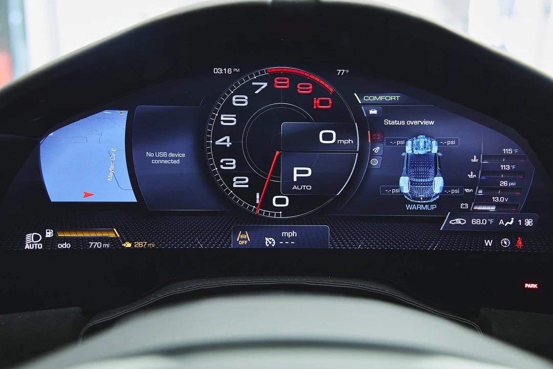 2024 Ferrari Roma Spider - Image 19 of 31
