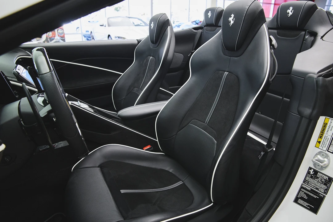 2024 Ferrari Roma Spider - Image 10 of 31