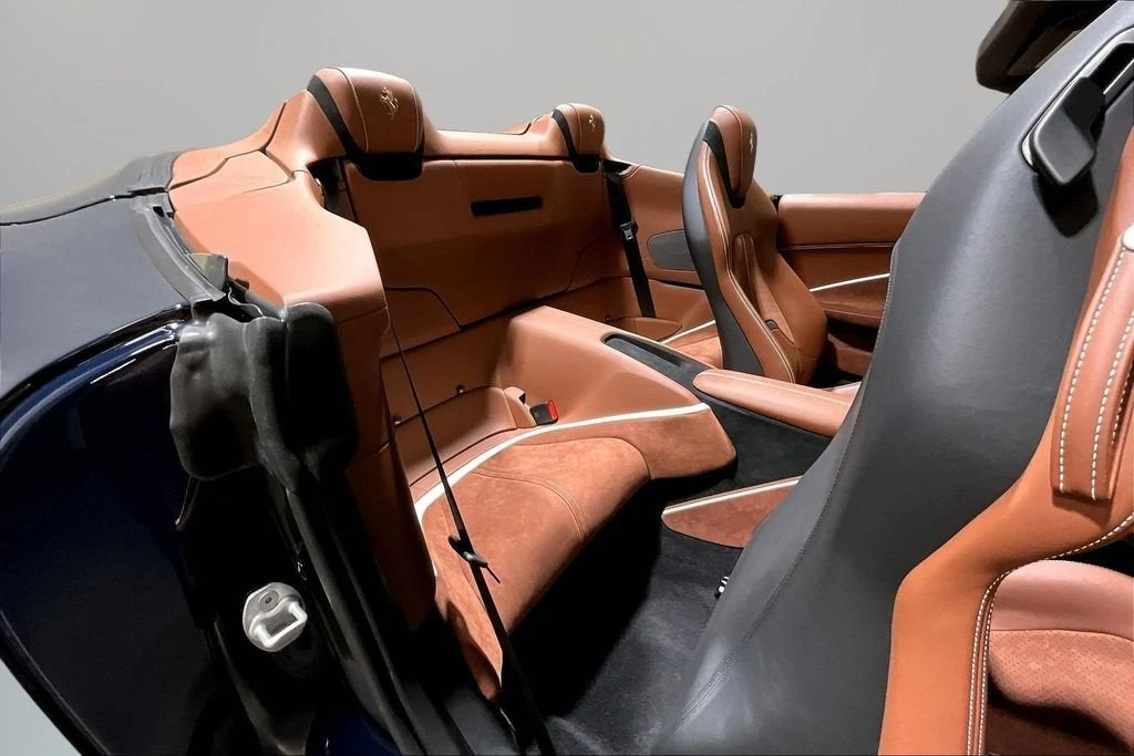2024 Ferrari Roma Spider - Image 22 of 31