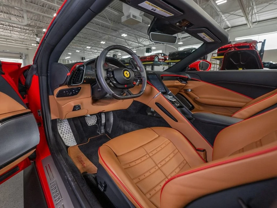 2024 Ferrari Roma Spider - Image 22 of 31