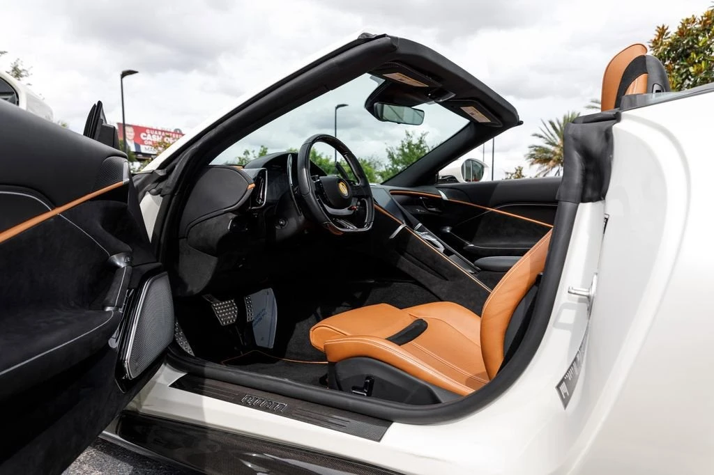 2024 Ferrari Roma Spider - Image 28 of 31
