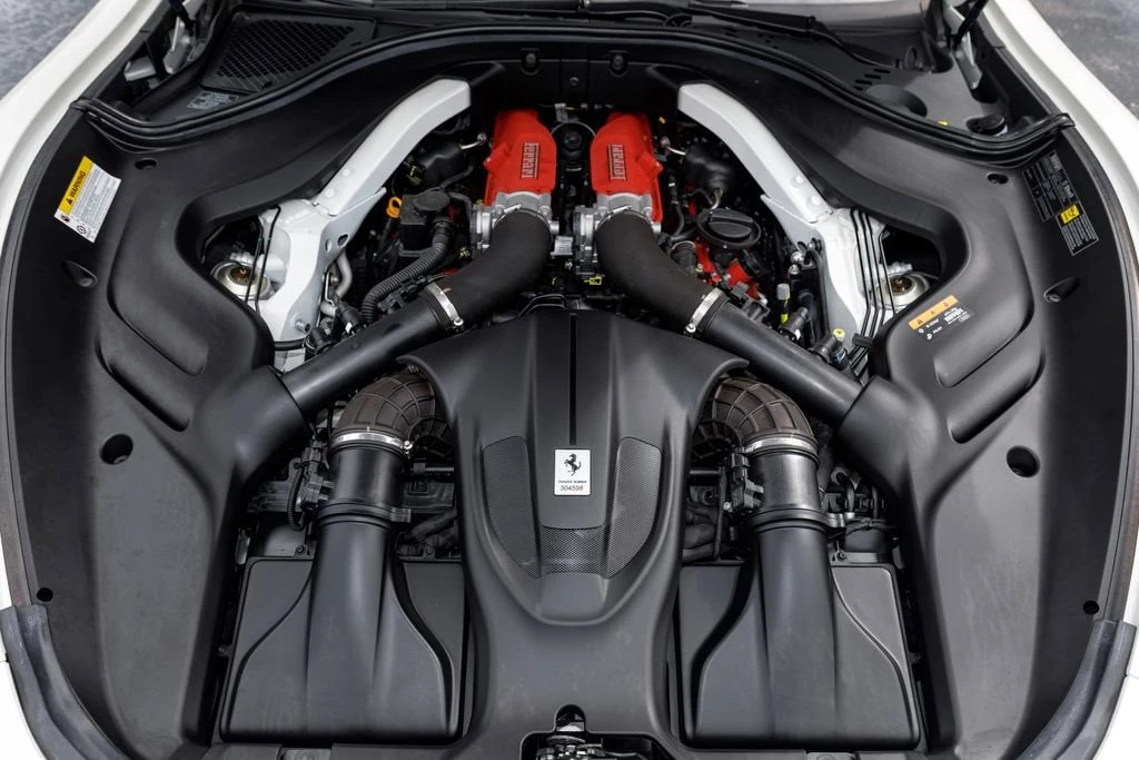2024 Ferrari Roma Spider - Image 13 of 31