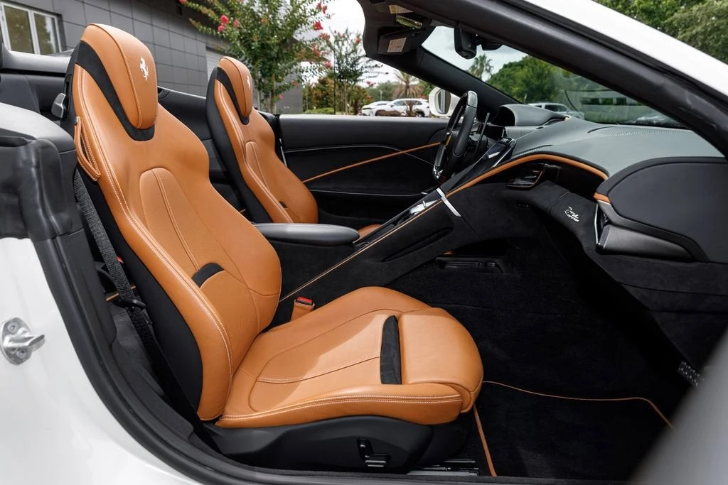2024 Ferrari Roma Spider - Image 14 of 31