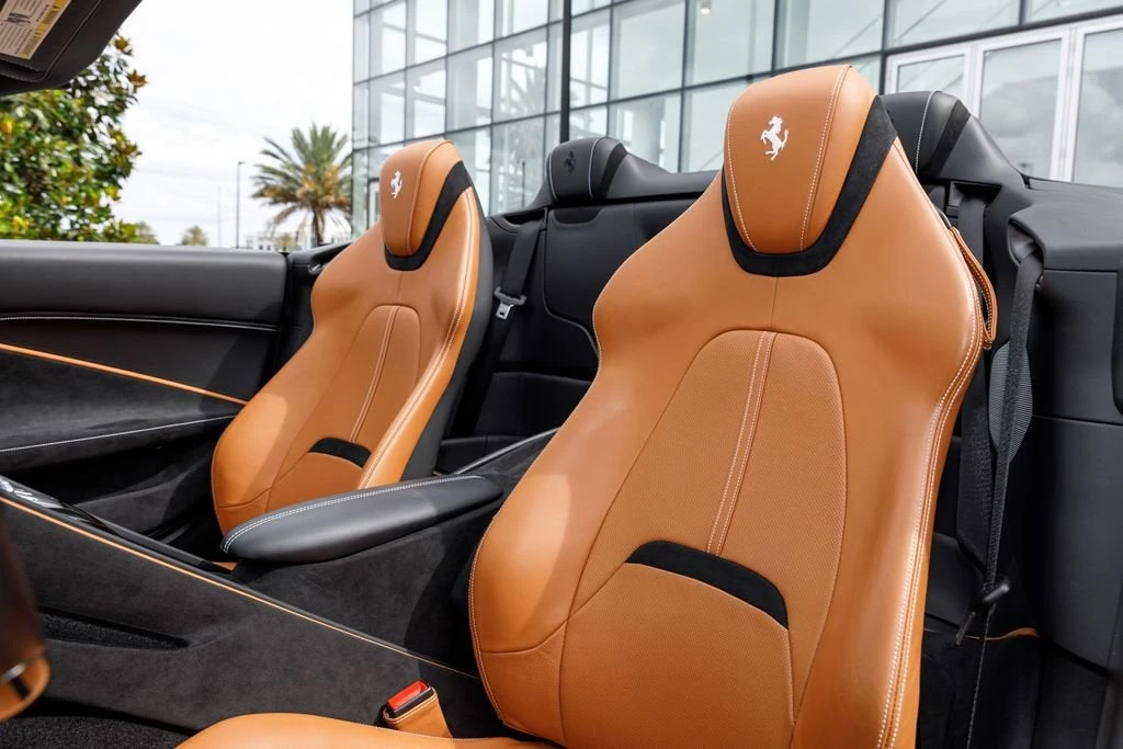 2024 Ferrari Roma Spider - Image 26 of 31