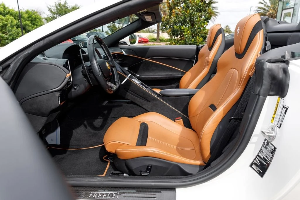 2024 Ferrari Roma Spider - Image 27 of 31