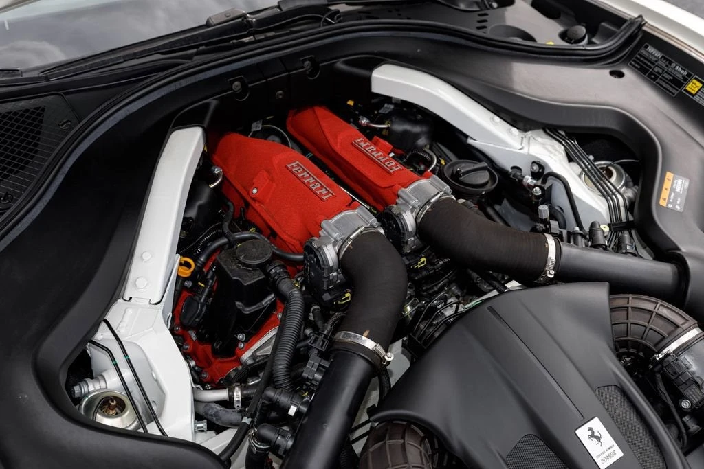 2024 Ferrari Roma Spider - Image 12 of 31