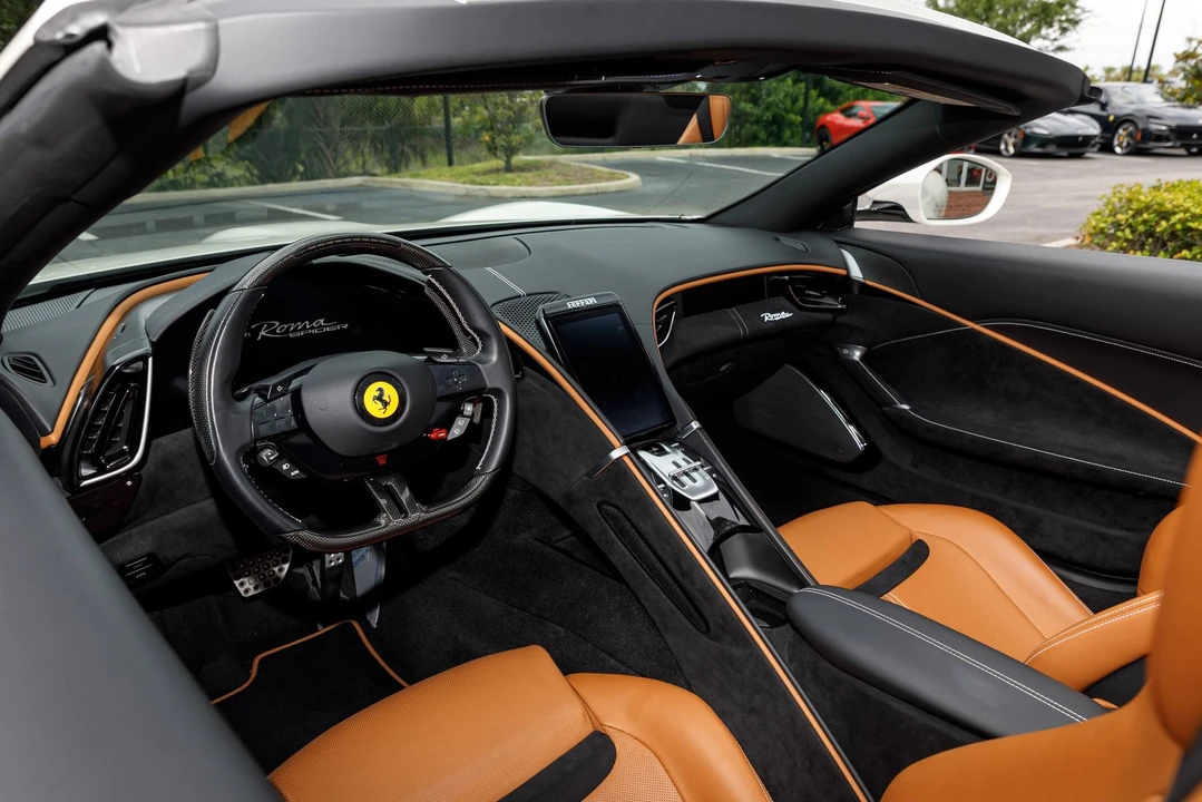 2024 Ferrari Roma Spider - Image 10 of 31