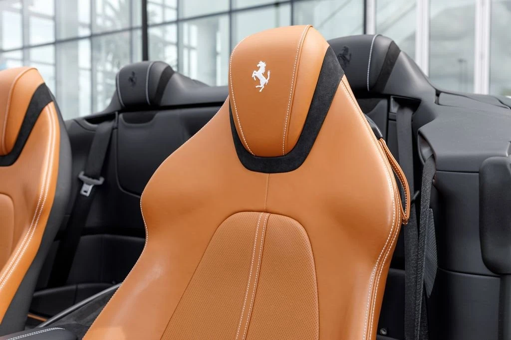 2024 Ferrari Roma Spider - Image 25 of 31