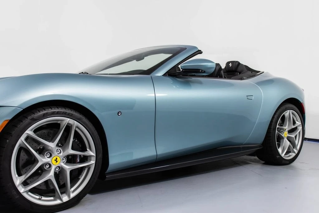 2024 Ferrari Roma Spider - Image 30 of 31