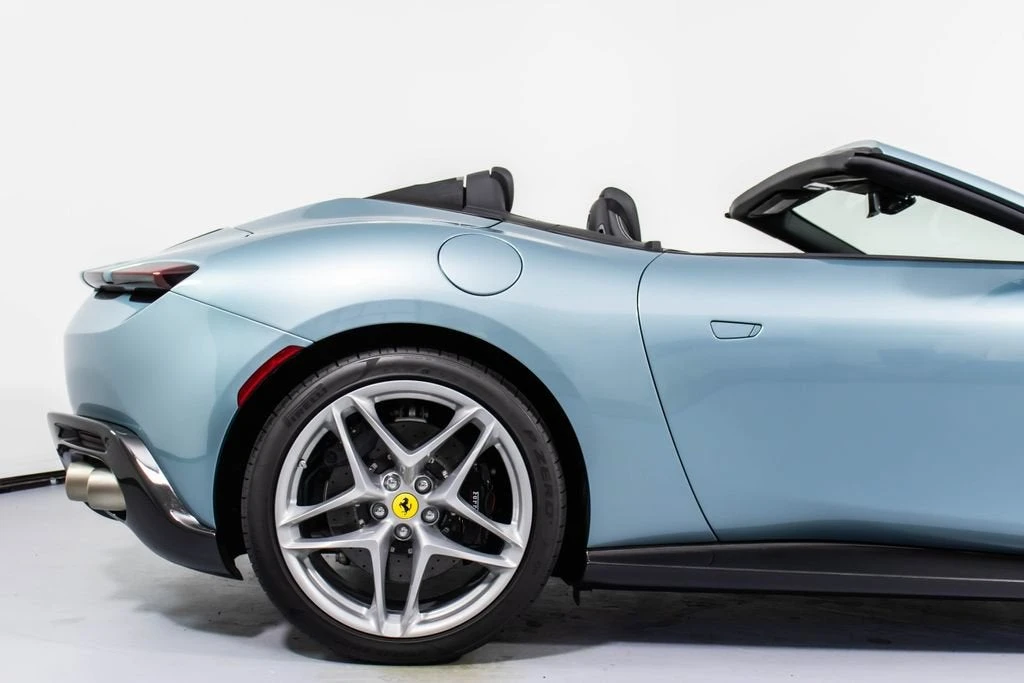 2024 Ferrari Roma Spider - Image 17 of 31