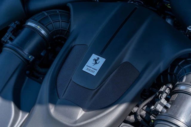 2024 Ferrari Roma Spider - Image 24 of 31