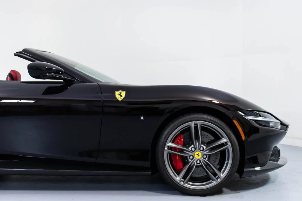 2024 Ferrari Roma Spider - Image 16 of 31