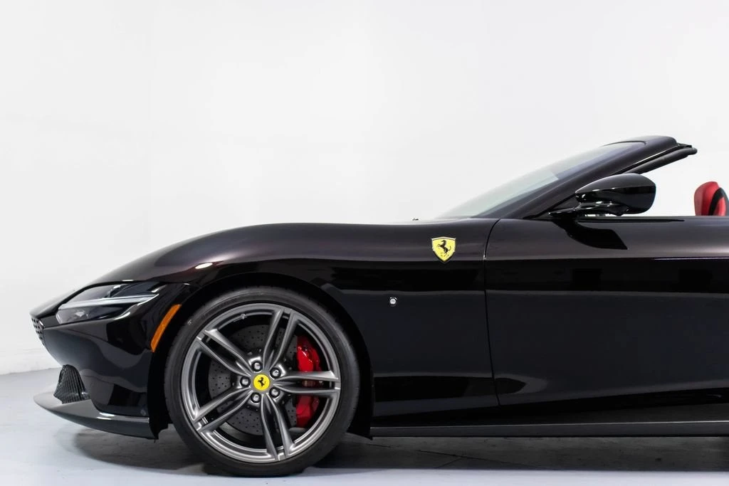 2024 Ferrari Roma Spider - Image 28 of 31