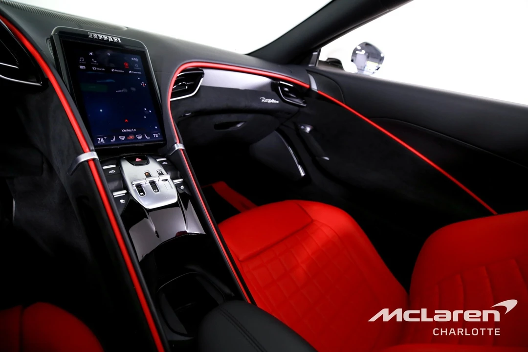 2024 Ferrari Roma Spider - Image 16 of 31