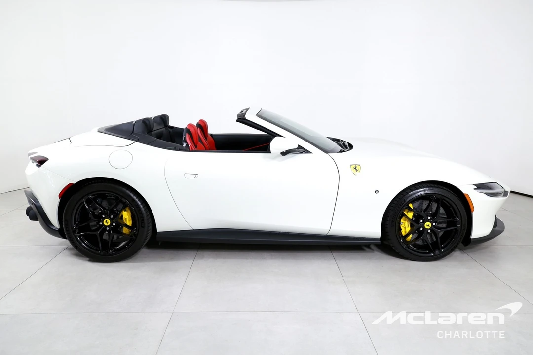 2024 Ferrari Roma Spider - Image 10 of 31