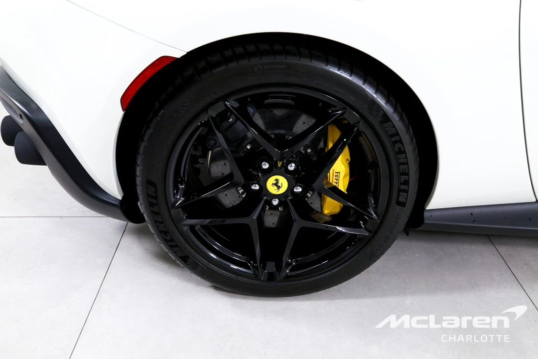 2024 Ferrari Roma Spider - Image 28 of 31
