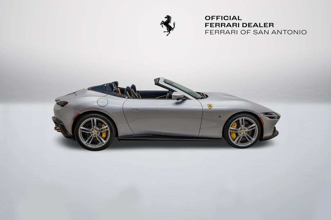 2024 Ferrari Roma Spider - Image 8 of 31