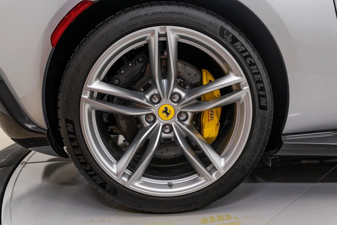 2024 Ferrari Roma Spider - Image 15 of 31