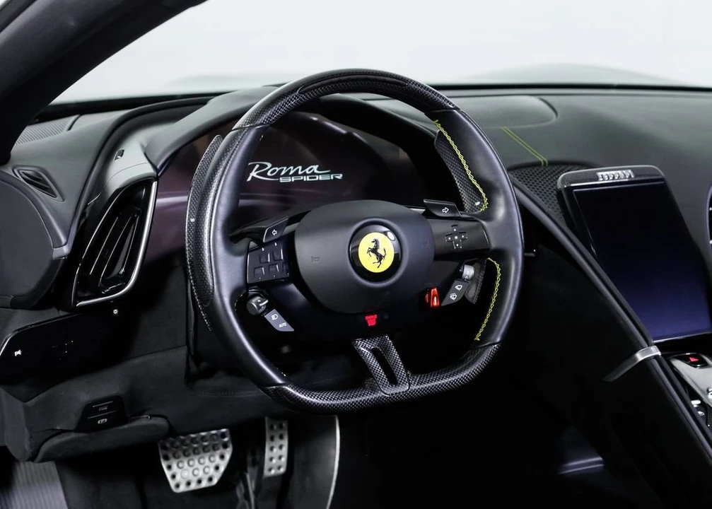 2024 Ferrari Roma Spider - Image 28 of 31