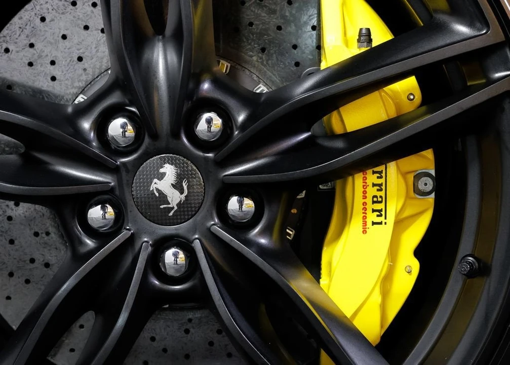 2024 Ferrari Roma Spider - Image 23 of 31