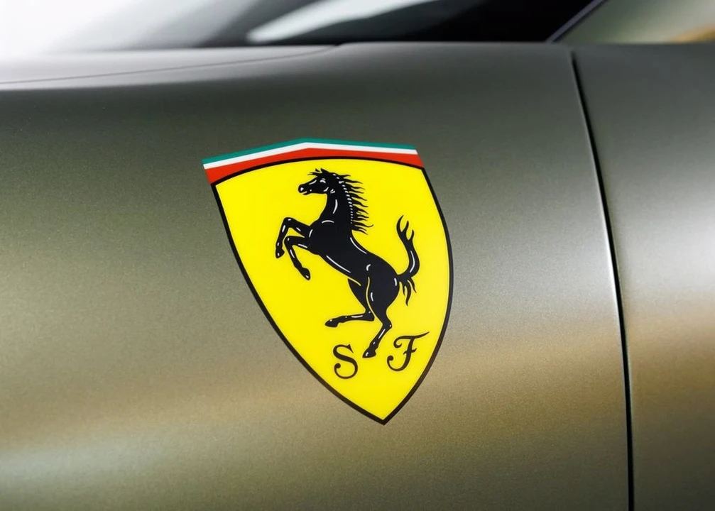 2024 Ferrari Roma Spider - Image 22 of 31
